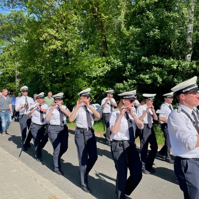 Marchieren bei bestem Wetter