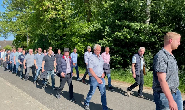 Marchieren bei bestem Wetter