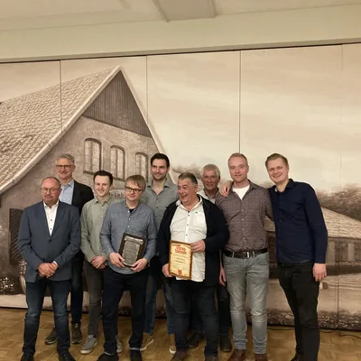 von links: Präsident Jörg Frieske, König Gerd Lübbers, Christopher Hoter, Carsten Rauer, Alexaner Dornhege, Andreas Lösing, Oberst Norbert Droste, Oliver Bügener, Bernd Verst