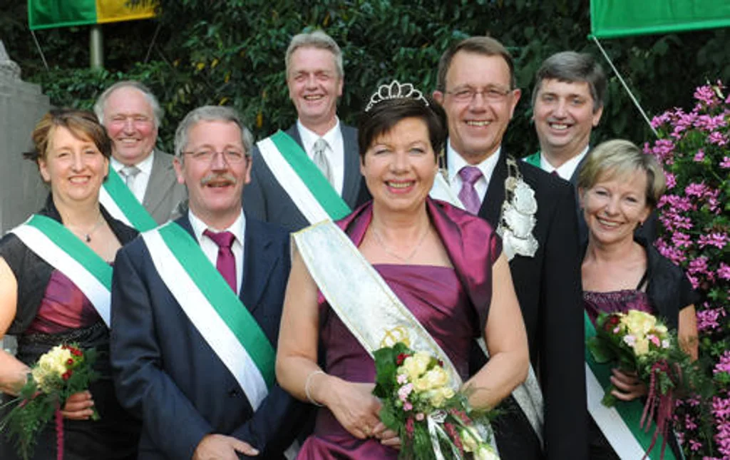 Der Thron 2010/2011