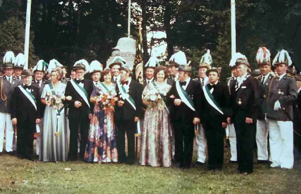 Der Thron 1975/1976