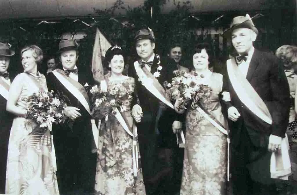 Der Thron 1974/1975