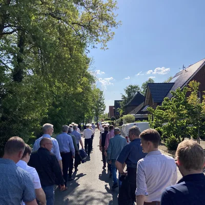 Marchieren bei bestem Wetter