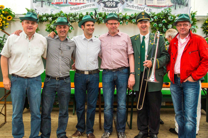 von links: Gerd Schmeing, Burkhard Büscher, Albert Falkenberg, Berthold Doetkotte, Jochen Hoffstede (Musiker, hat sich dann doch nicht getraut) und Ulrich Wissing