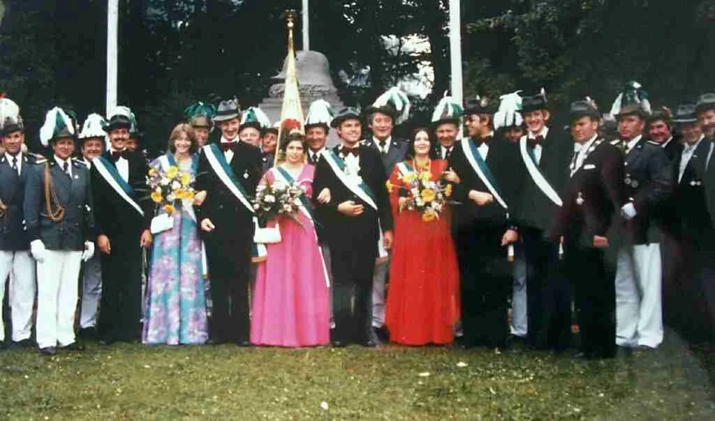 Der Thron 1976/1977